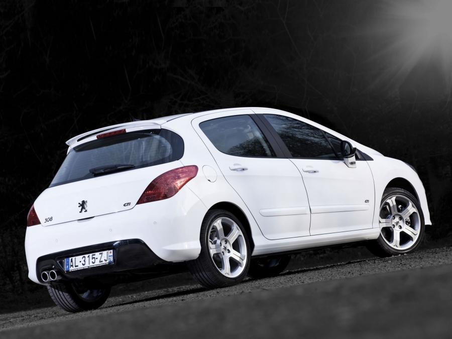  Peugeot 308 GTi 2010 года  (фото 2 из 20)